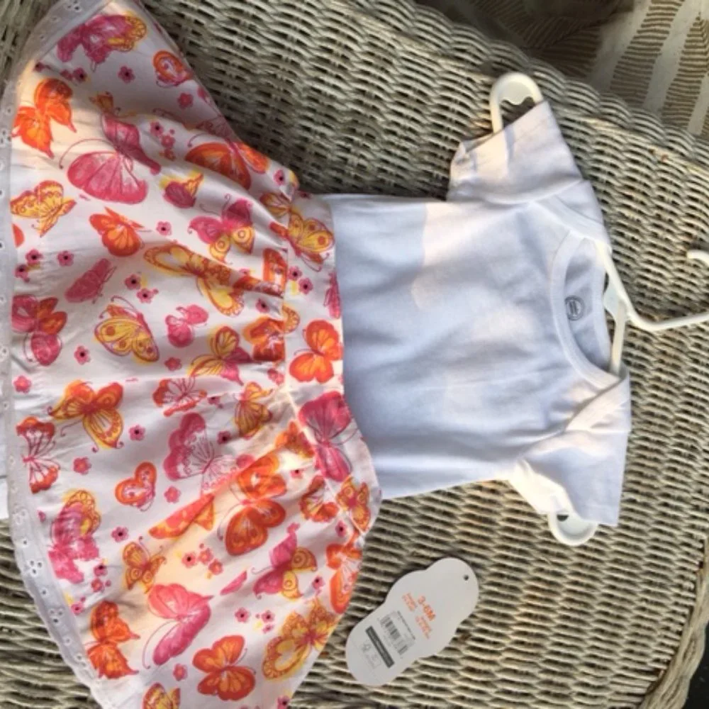 Cute, NWOT , 100% Cotton Dinet, Butterfly skirt 3-6 mths - Picture 1 of 6